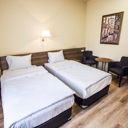 Yerevan Deluxe Hotel Zewnętrze zdjęcie