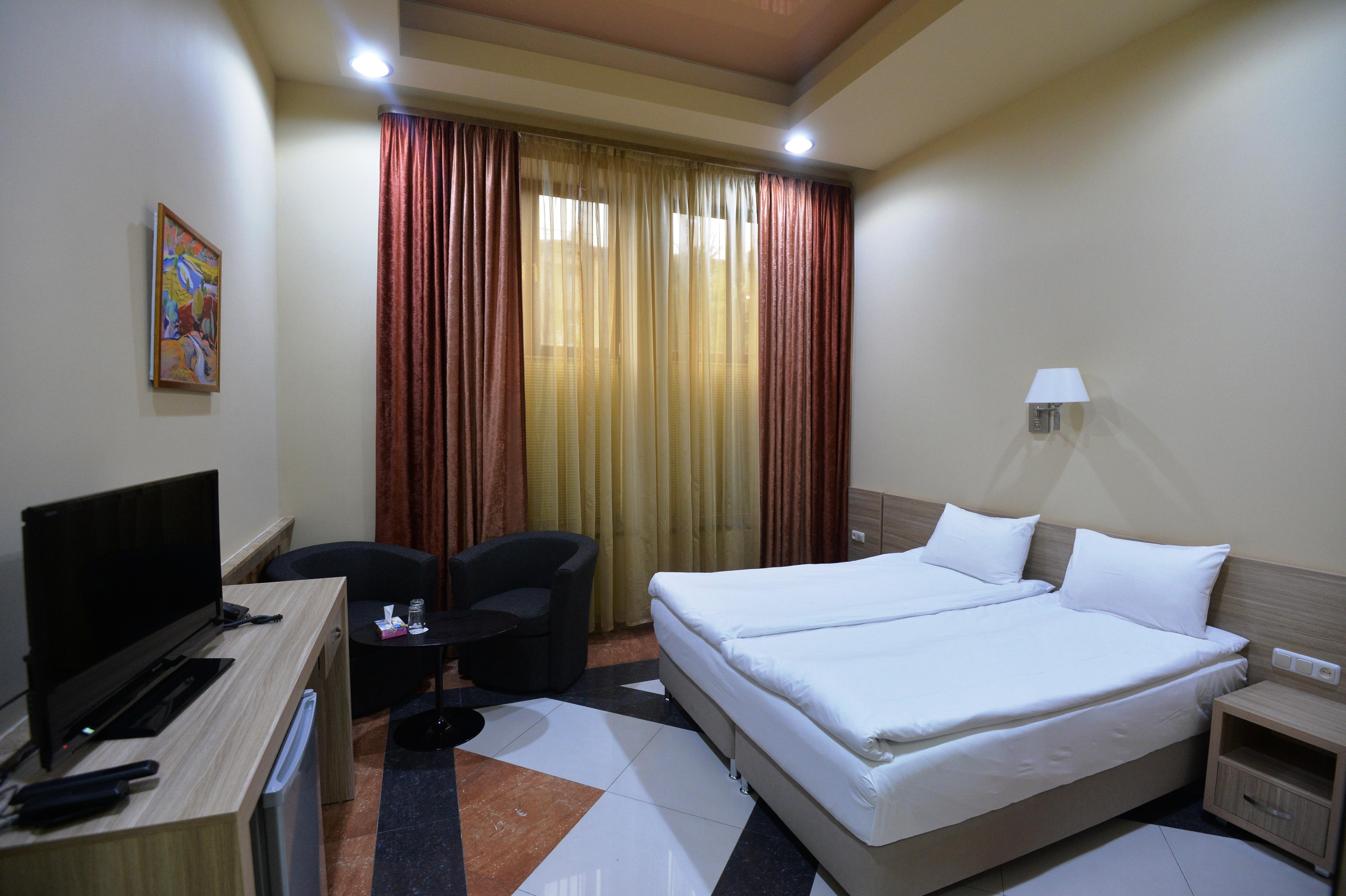 Yerevan Deluxe Hotel Zewnętrze zdjęcie