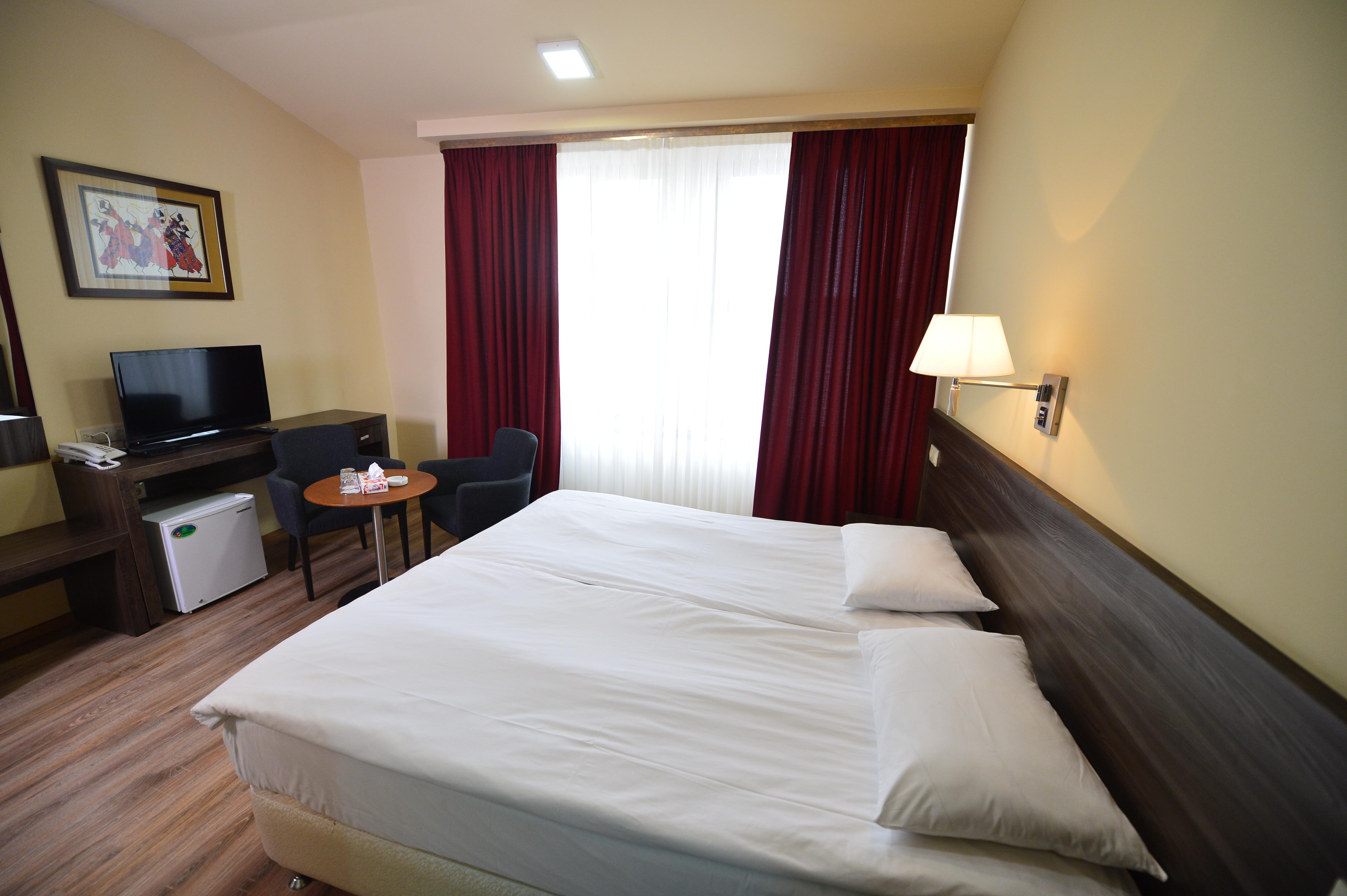 Yerevan Deluxe Hotel Zewnętrze zdjęcie