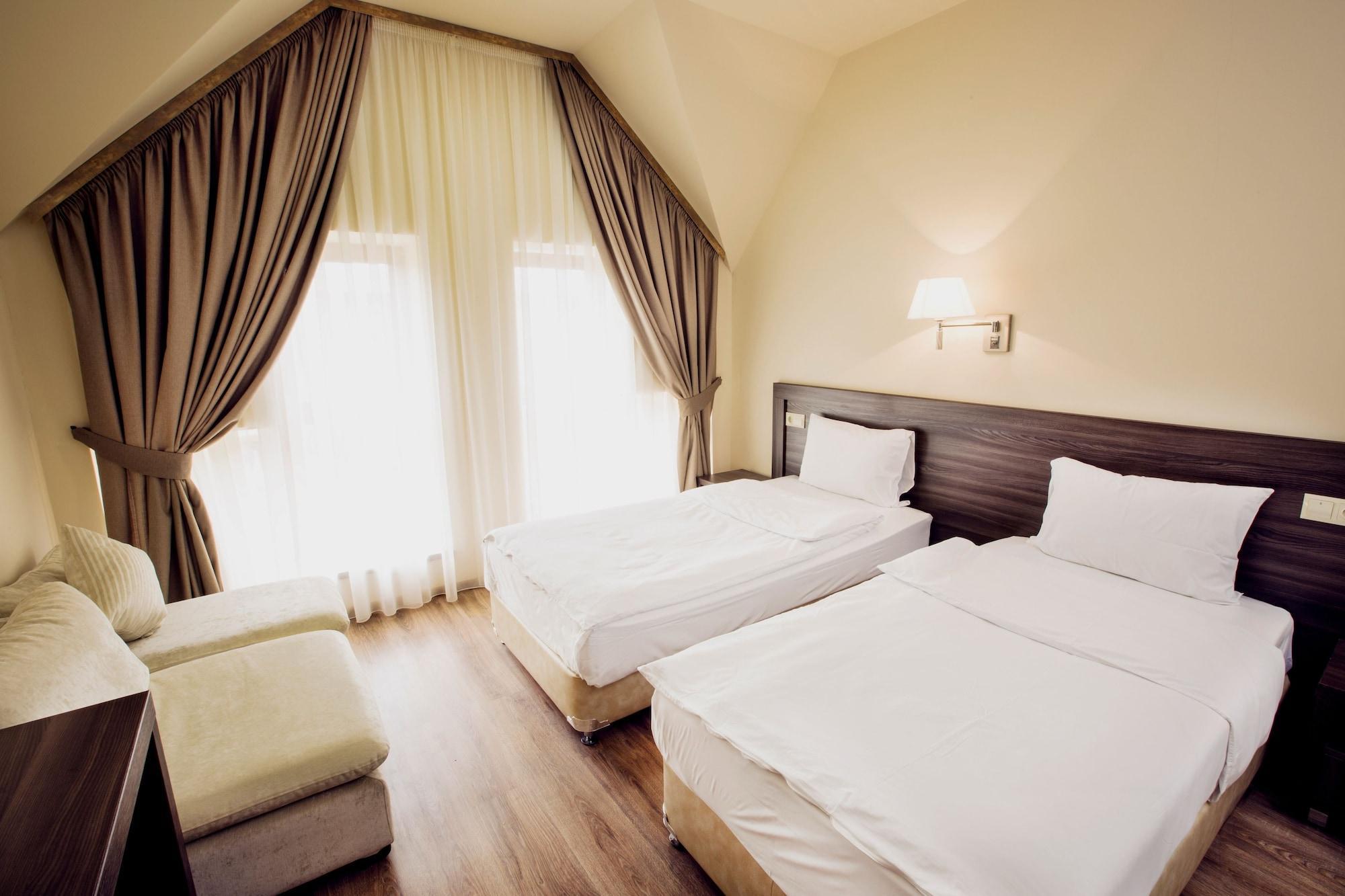 Yerevan Deluxe Hotel Zewnętrze zdjęcie