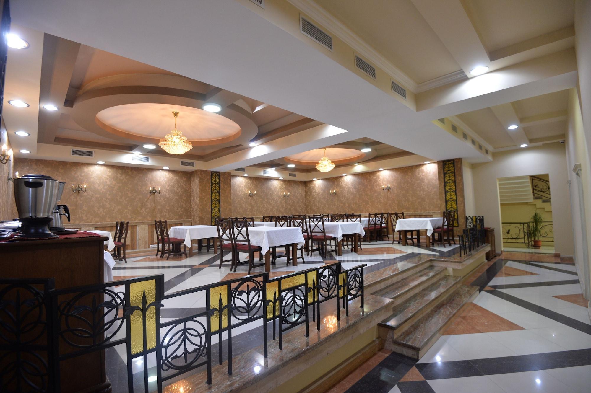 Yerevan Deluxe Hotel Zewnętrze zdjęcie