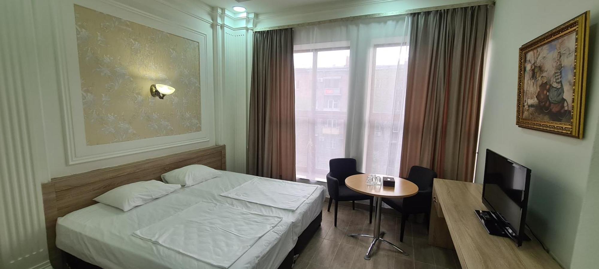 Yerevan Deluxe Hotel Zewnętrze zdjęcie