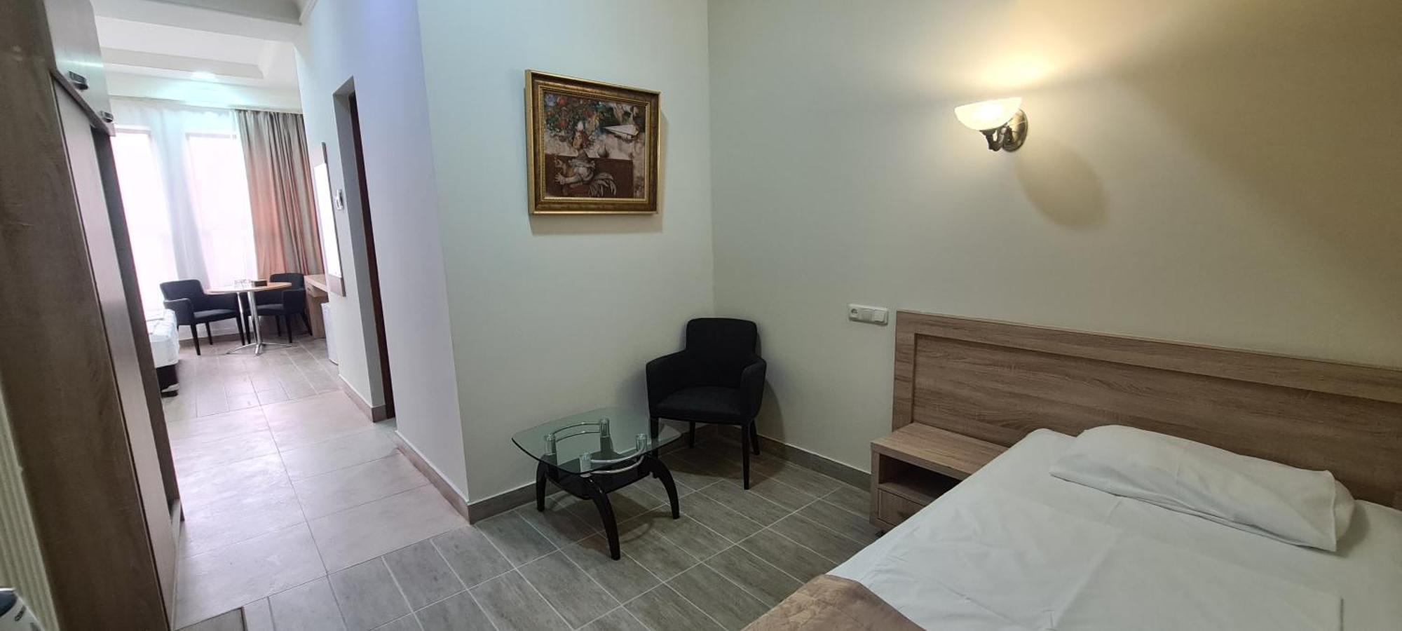 Yerevan Deluxe Hotel Zewnętrze zdjęcie