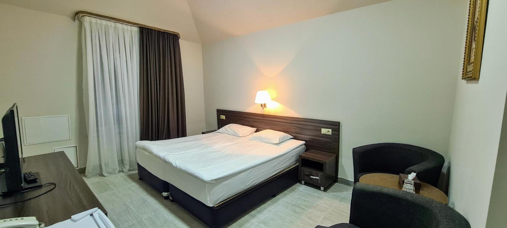 Yerevan Deluxe Hotel Zewnętrze zdjęcie